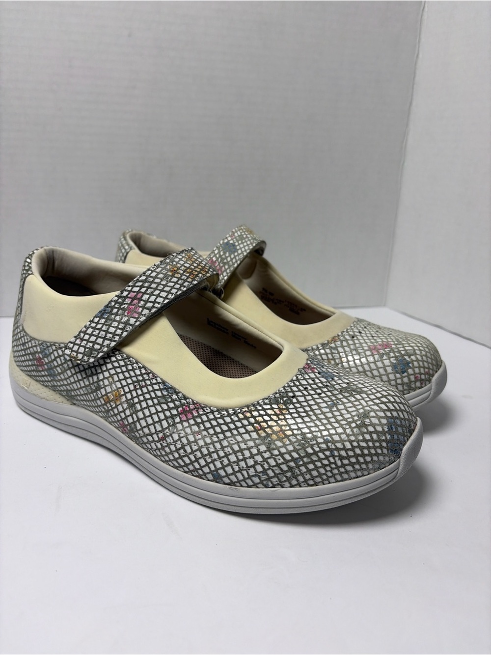 Drew Rose Women’s 7.5 W Wide Leather Mary Jane Comfort Shoes Floral Metallic